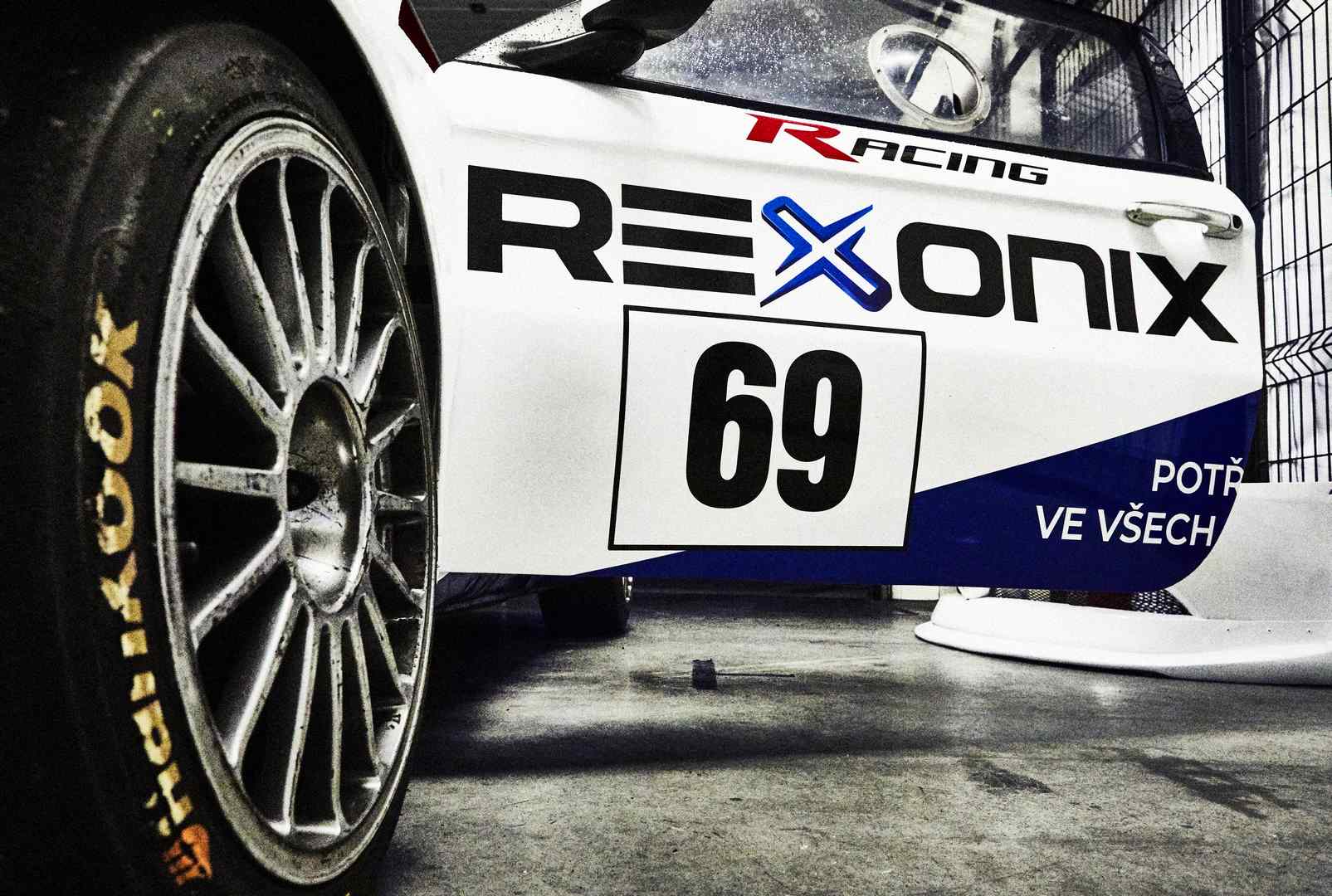 Detail vozu Rexonix Racing číslo 69